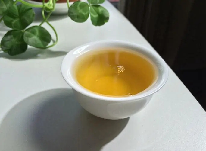 2022年一喝普洱茶肚子就熱熱的怎么回事？