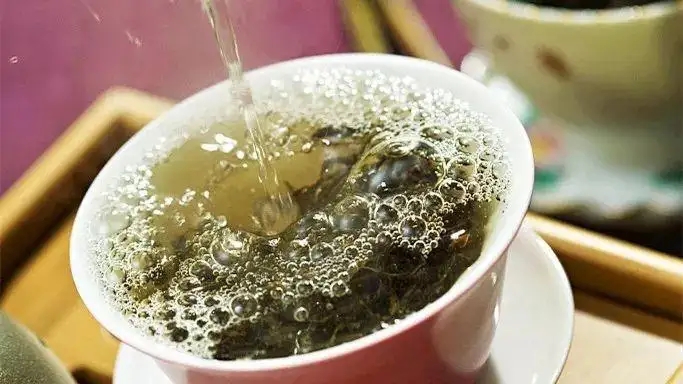 為什么茶湯里會(huì)有泡沫，到底是怎么回事？